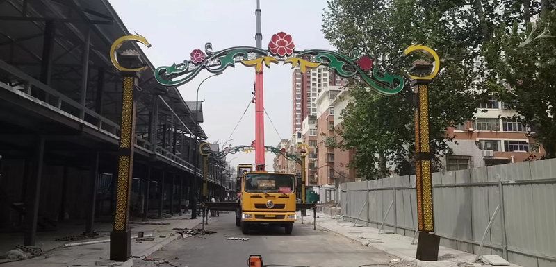 步行街發光跨街造型
